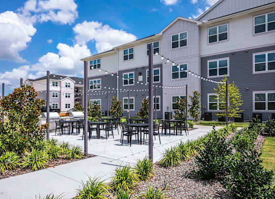 Beckett Cottingham Outdoor Courtyard