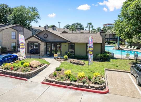 the leasing office and clubhouse at Hudson at Westchase Apartments in Houston, TX