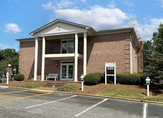 the leasing office and clubhouse at Ascot Place Apartments, Birmingham