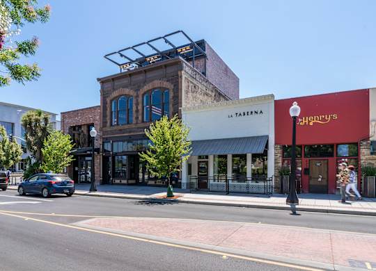 Nearby shopping near The Braydon in Napa CA