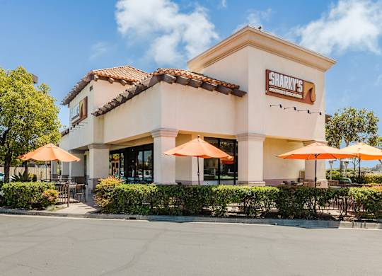 Sharky's resaurant near CALIXA Apartment Homes in Camarillo CA