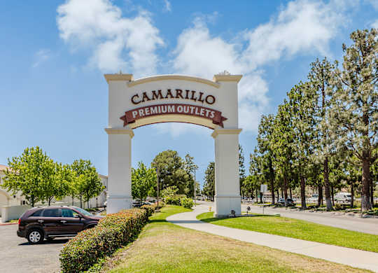 Shopping center near CALIXA Apartment Homes in Camarillo CA