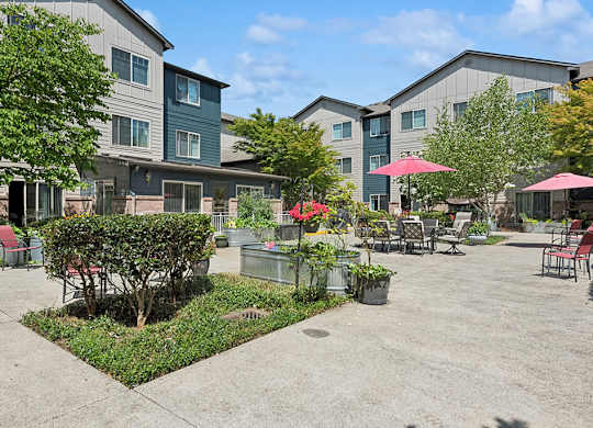 Outdoor courtyard at Alderwood Court in Lynnwood WA