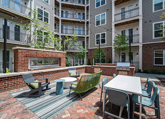 Courtyard BBQ Grill and fire pit at The Belhaven in Alexandria VA