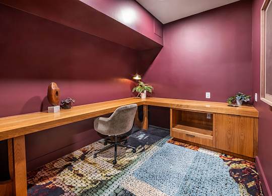 Coworking Private space at Heights at 1520 Apartments in Houston TX