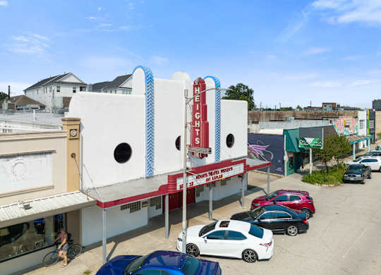 Nearby downtown shopping at East Bend Apartments in Houston TX