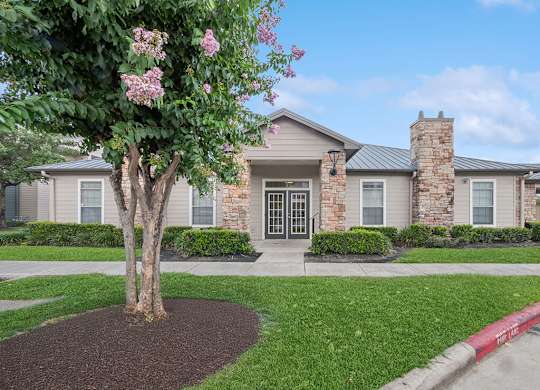 Entry walkway at Fallbrook Ranch in Houston TX