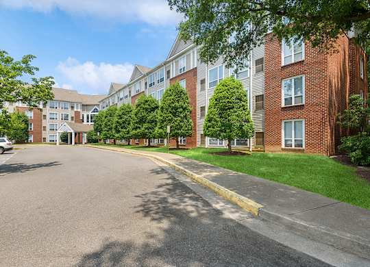 Exterior Drive at Guardian Place in Richmond, VA