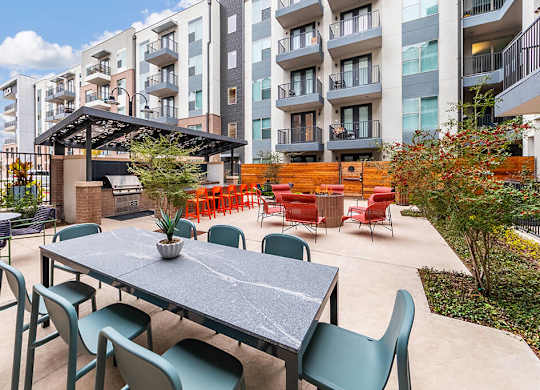 Courtyard dining area at Luca Apartments in Austin TX