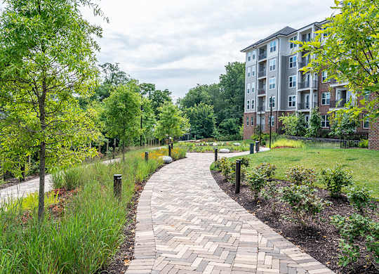Exterior landscaped path at The Belhaven in Alexandria VA
