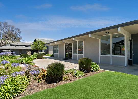 Exterior Leasing Office at Westchester Park Apartments in Tustin CA