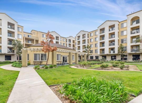 Exterior Main Courtyard at Harvard Yard Apartments