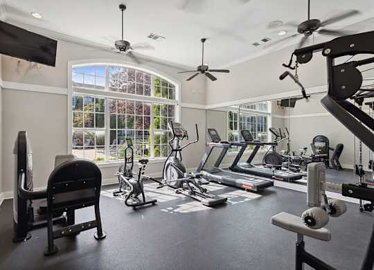 Fitness center at Lakeside Vista Apartments in Kennesaw GA