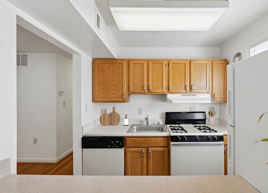 Kitchen appliances at Patrick Henry Apartments Arlington VA