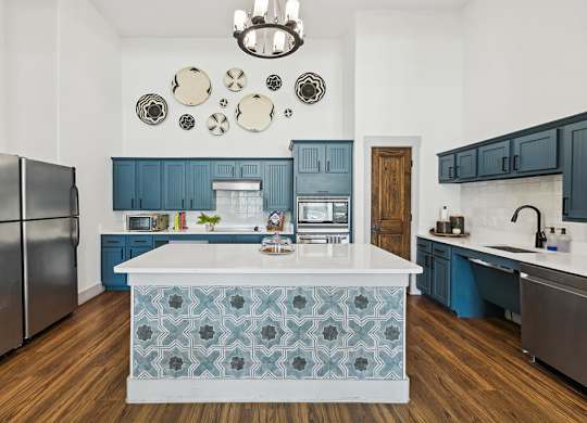 Kitchen lounge at Bonito Parque Apartments in San Antonio TX
