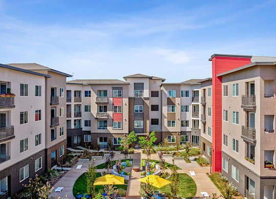 Aerial view of courtyard at The Braydon Apartments in Napa CA