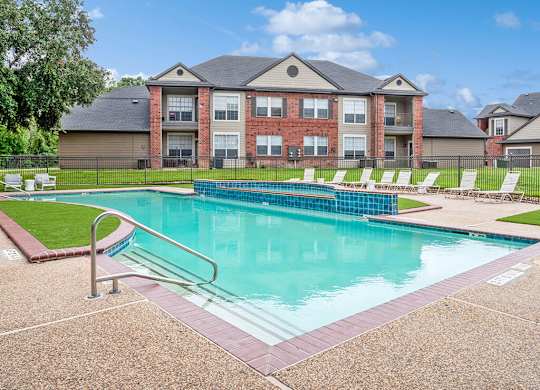 Pool at Hollow Creek Apartments in Conroe TX