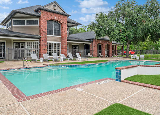 Pool at Hollow Creek Apartments in Conroe TX