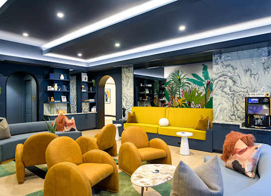 Resident lounge at Coasterra Apartments in Fort Lauderdale FL