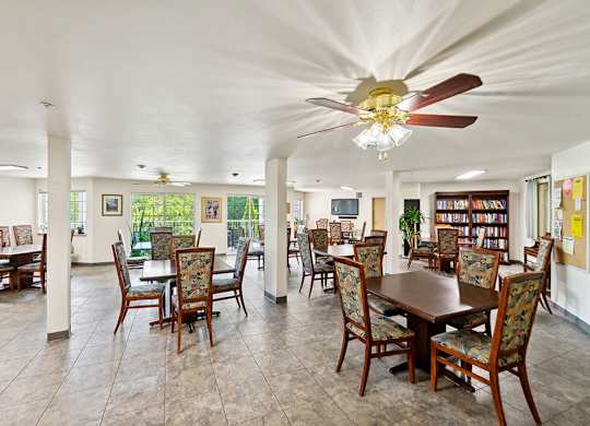 Social lounge at Woodlands at Forbes Lake Apartments in Kirkland WA(1)
