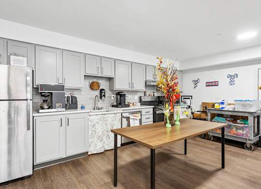 Social Lounge Kitchen at Meridian Court Apartments in Federal Way WA