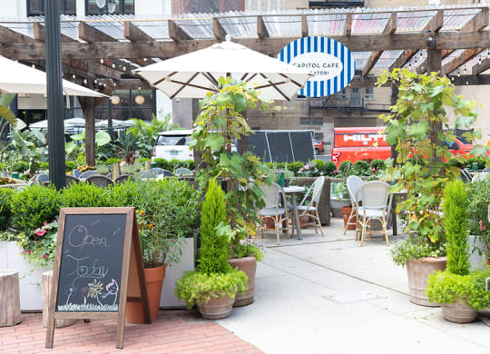 Nearby Cafe at 35W, Detroit, MI, 48226