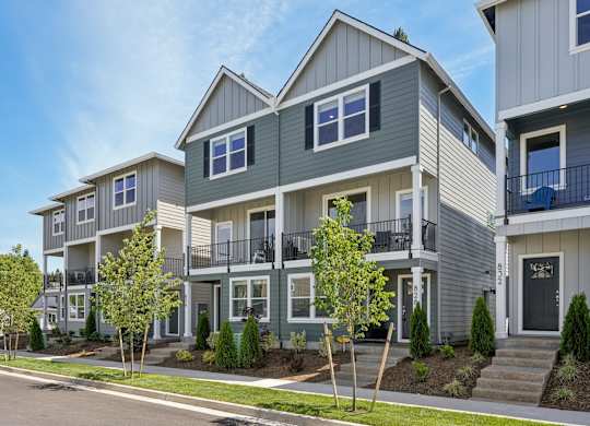 Exterior Landscape at Holmes Park Townhomes, Oregon City