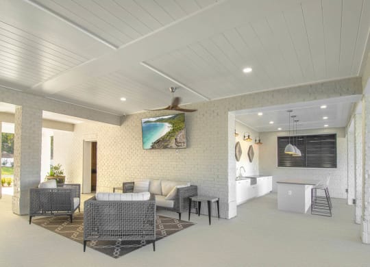 Breezeway w Kitchen