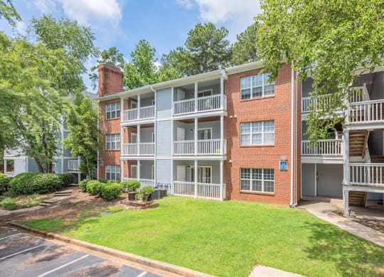 avenue at harbison exterior building