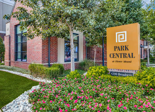 Exterior of Park Central at Flower Mound leasing office