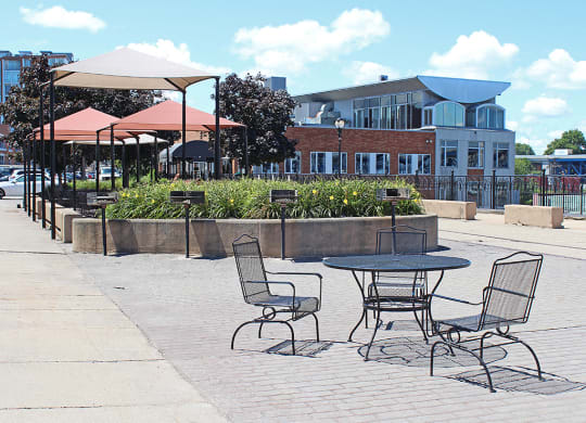 Picnic And Bbq Area at Stonebridge Waterfront, Cleveland, OH