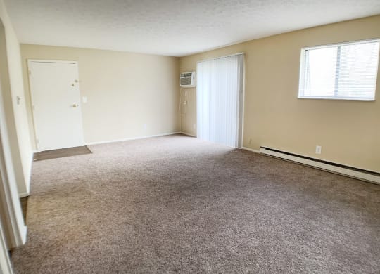 Vacant Living Area at Crown Station Apartments, Ohio, 45102
