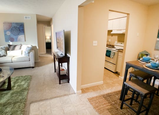 Dining and living at Oakwood Apartments, Florence, KY