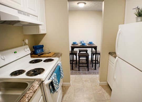 Kitchen and dining at Oakwood Apartments, Florence, KY, 41042