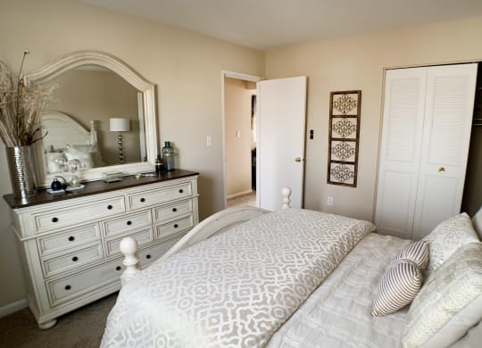 bedroom at Wentworth Estates Apartments, Florence