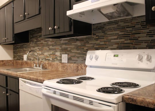 Kitchen Appliances  at Concord Woods Apartments, Milford