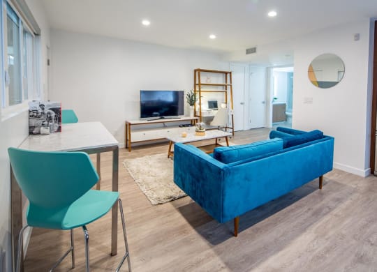Santa-Monica-Luxury-Apartment-Pacifico-Interior-Living-Room-1