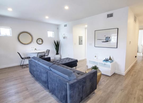 Santa-Monica-Luxury-Apartment-Pacifico-Interior-Living-Room-Couch