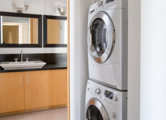 In Home Full Size Washer And Dryer at 1525 Broadway, Detroit, MI