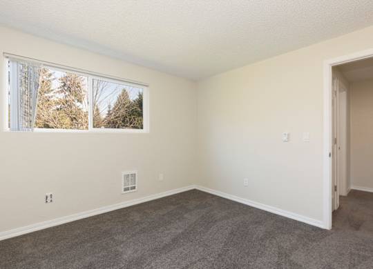 Bedroom with Grey Plush Carpeting at Woodlake Townhomes, Edmonds, WA, 98026