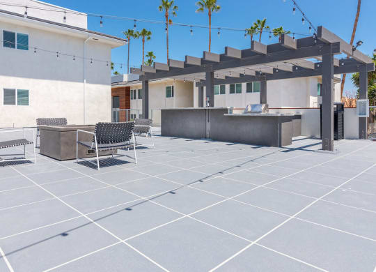Outdoor Grill With Intimate Seating Area at Bixby Hill Apartments, California, 90815