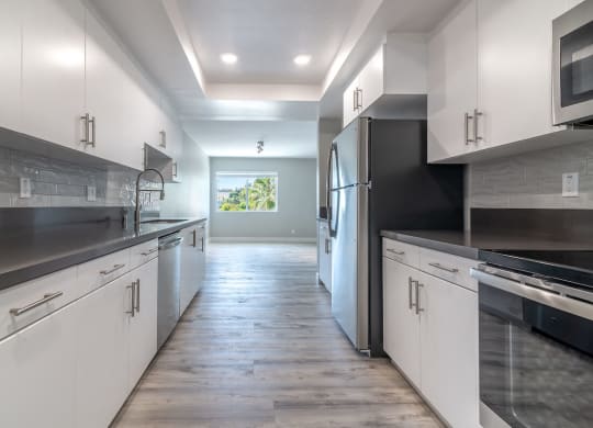 Fully Equipped Kitchen at Bixby Hill Apartments, California, 90815