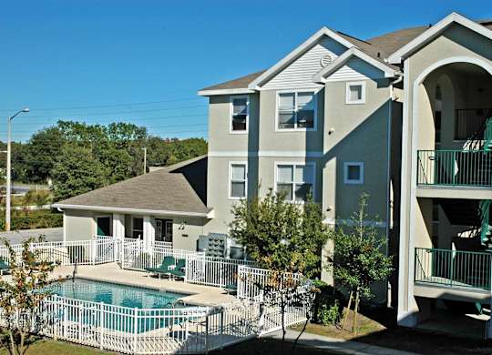 Pool And Exterior at Oak Glen Apartments, Orlando, 32808