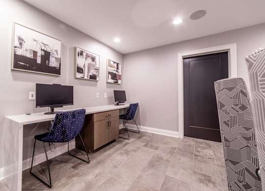 Business center at Governor Square Apartments, Indiana, 46032