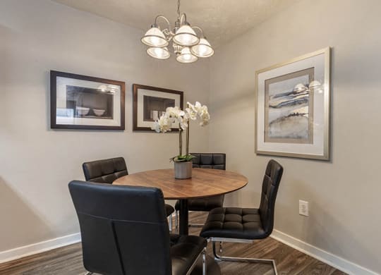Defined Dining Space at Ridgeland Place Apartment Homes, Ridgeland, 39157