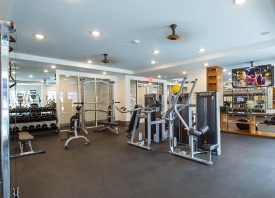 Fitness studio at Windsor Shepherd, Texas, 77007