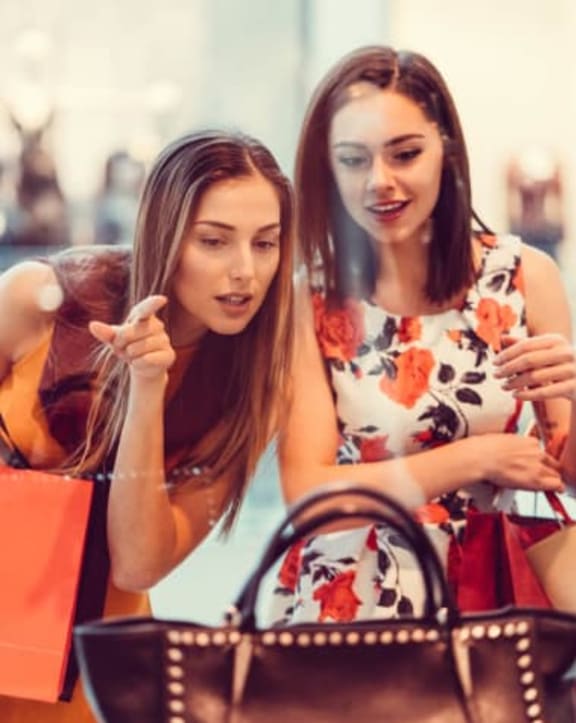 orange shopping girls at Mosaic Summit Pointe, Chesapeake, VA