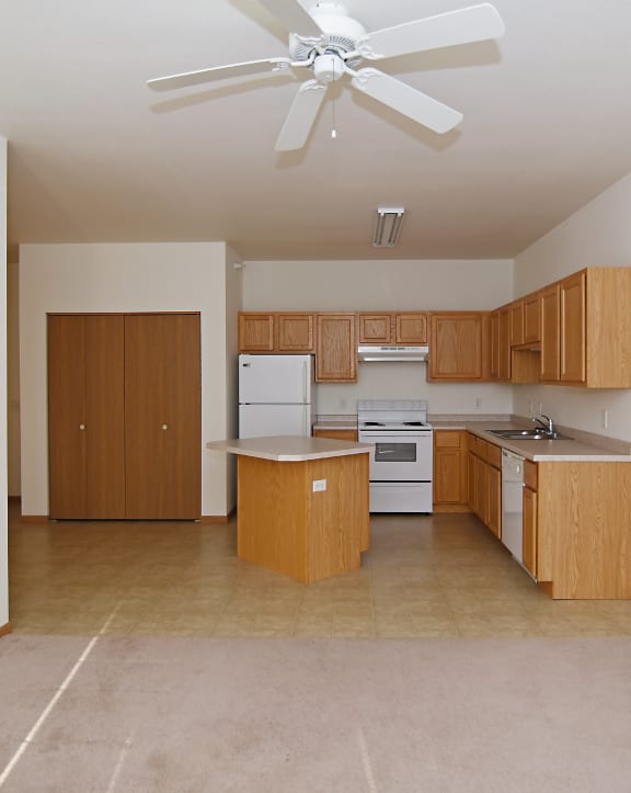 Washer and Dryer at Cedar Ridge Apartments, Clearwater, MN, 55320