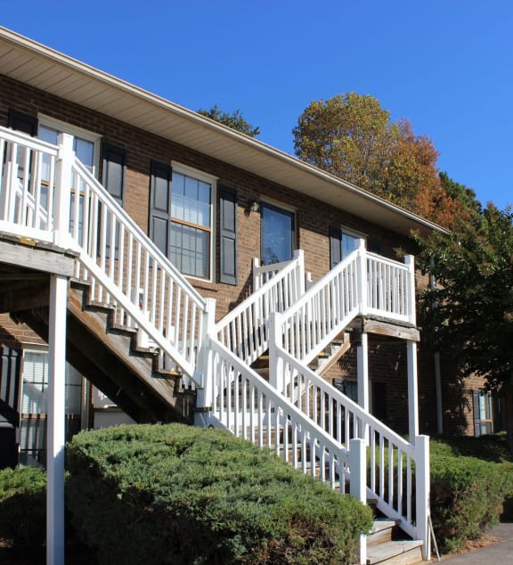 the building where the motel is located