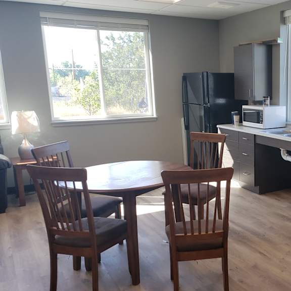 alpenglow community kitchen